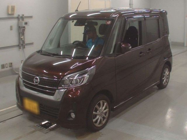 90529 Nissan Dayz roox B21A 2018 г. (CAA Tokyo)